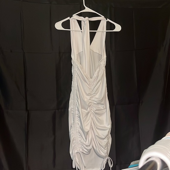 Halter top, blackless, tight white dress, scrunched butt and sided - Picture 2 of 4